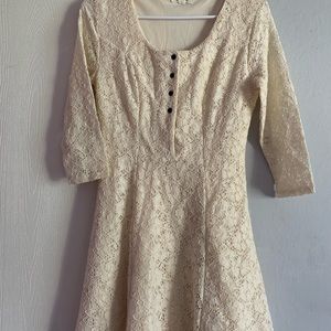 White lace boutique dress